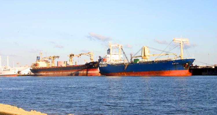 Disminuye movimiento de petróleo en puertos