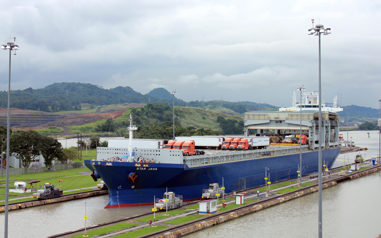 Canal de Panamá inicia consultas sobre nueva estructura de peajes