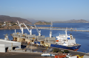 Arriban insumos para Cemex y Apasco al puerto de Guaymas
