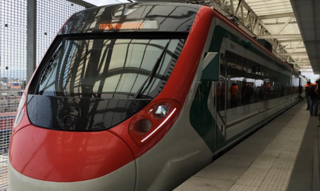 Previo a su inauguración, continúan las pruebas preoperativas del tren México-Toluca