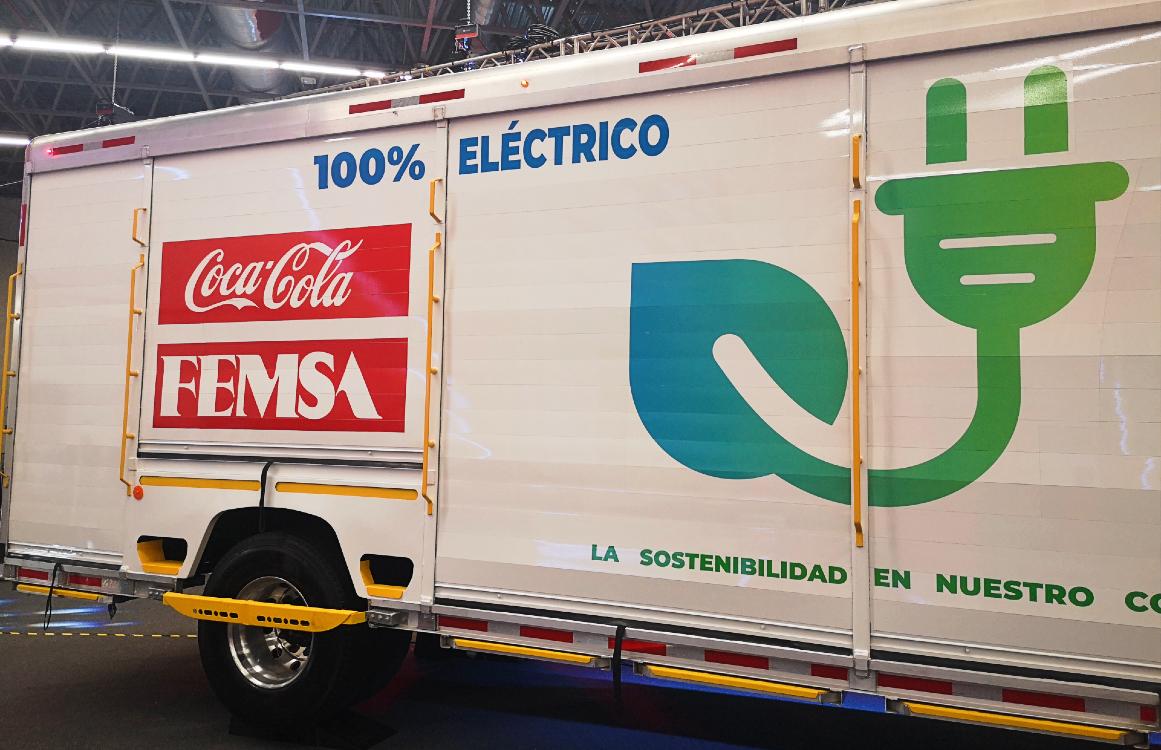 BYD presenta primer camión de cama baja exclusivo para Coca-Cola FEMSA
