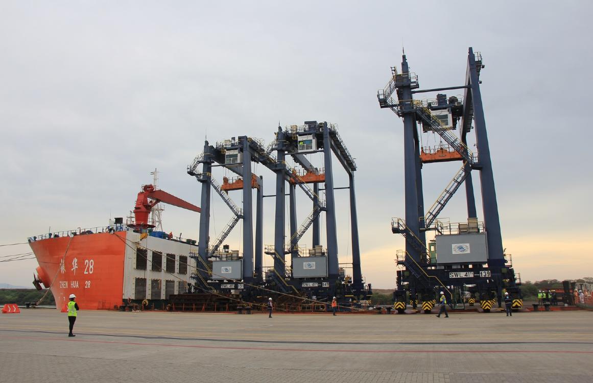 Hutchison Ports LCT recibe 3 grúas RTG para operar en Lázaro Cárdenas