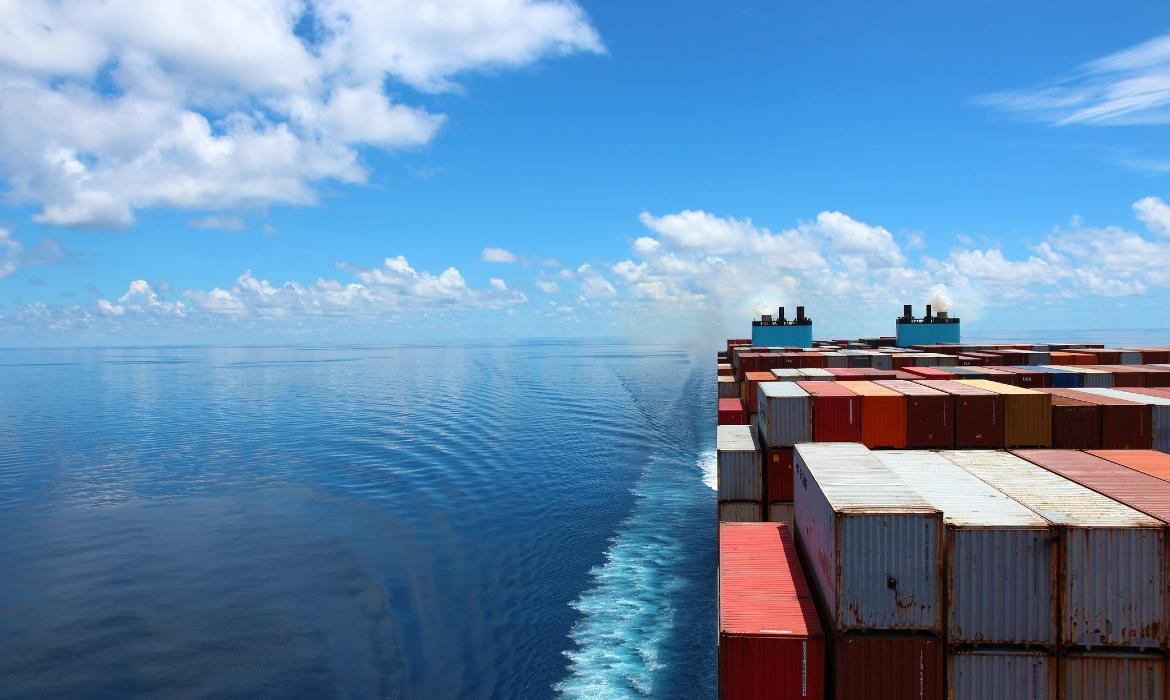 Hapag-Lloyd y Maersk confirman que evitarán tránsitos por Mar Rojo/Golfo de Adén
