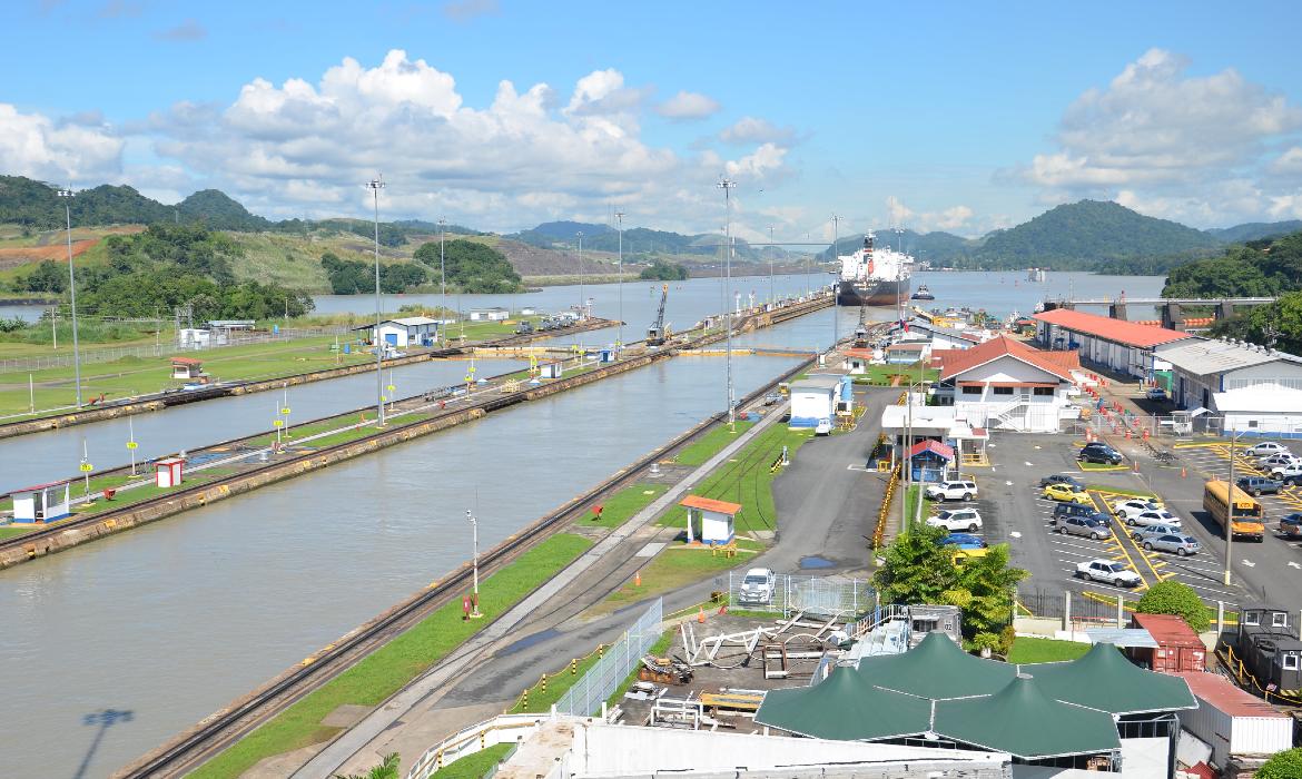 Canal de Panamá aumenta 14.9% sus ingresos pese a baja de tonelaje