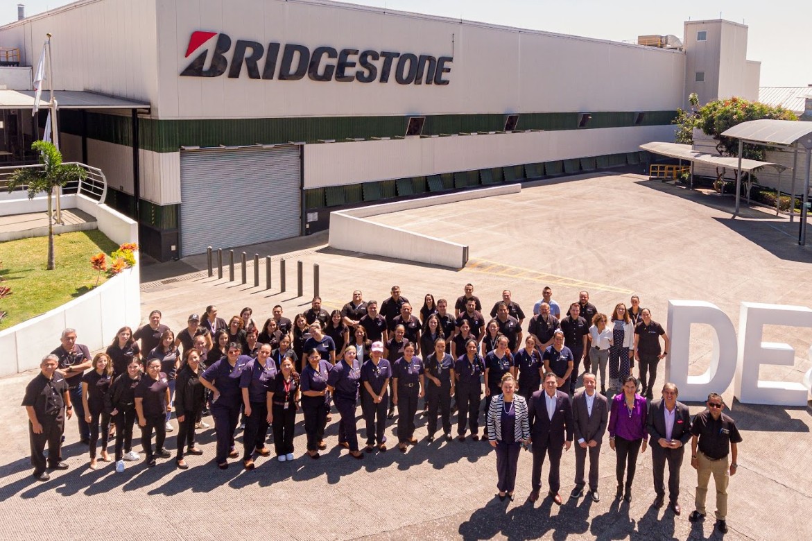 Bridgestone da la bienvenida al primer grupo de mujeres para procesos de producción en su planta de Cuernavaca